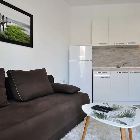 Apartment Suitable Summer *
