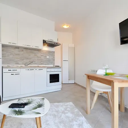 Apartment Suitable Summer *