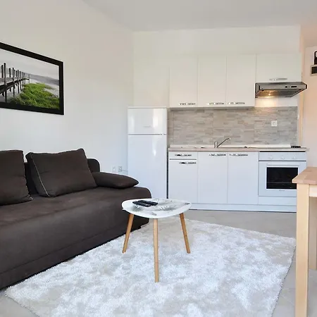 Suitable Summer Appartement Pula