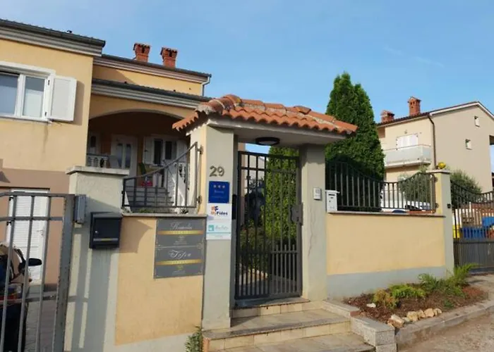 Suitable Summer * Póla