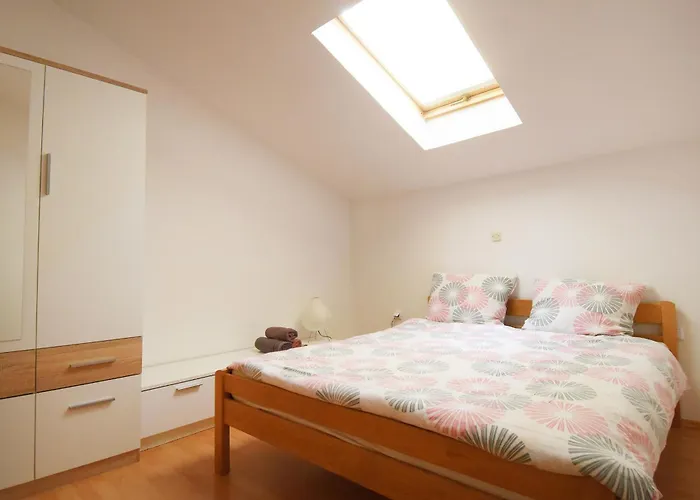 Suitable Summer Apartman *