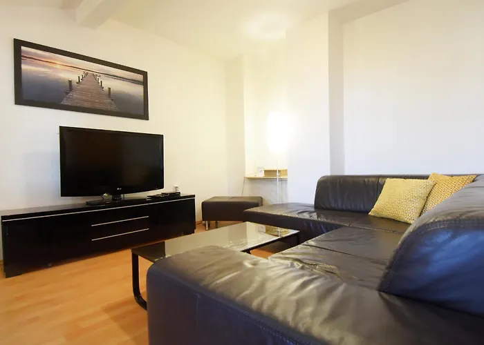 Suitable Summer * Póla