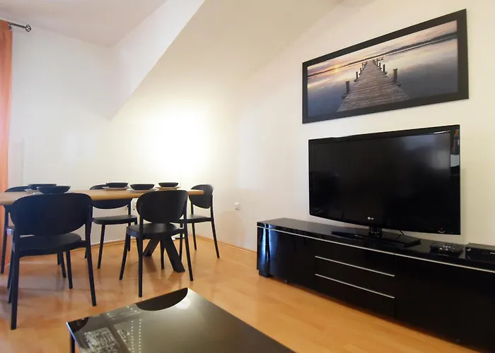 Suitable Summer Póla