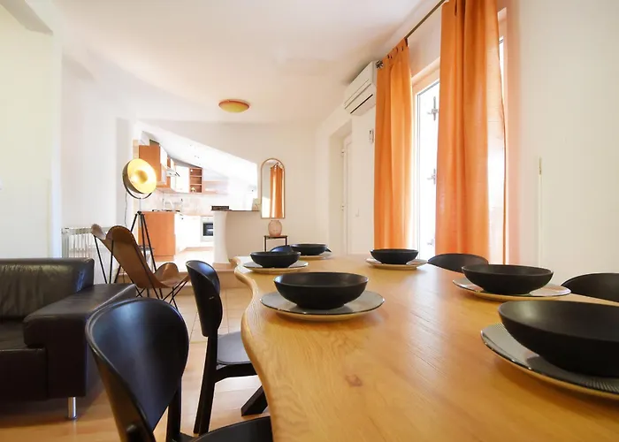 Suitable Summer Póla