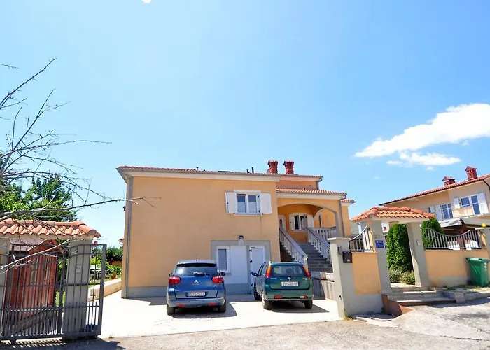 Suitable Summer * Póla