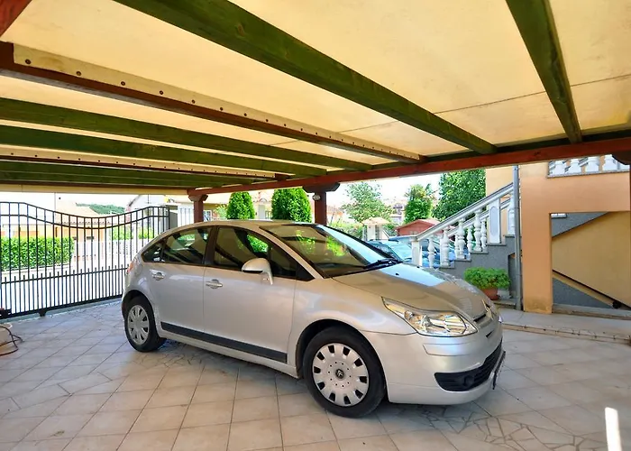 Suitable Summer Apartman *