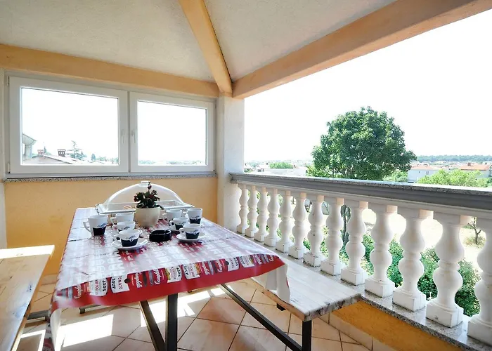 Suitable Summer * Pula