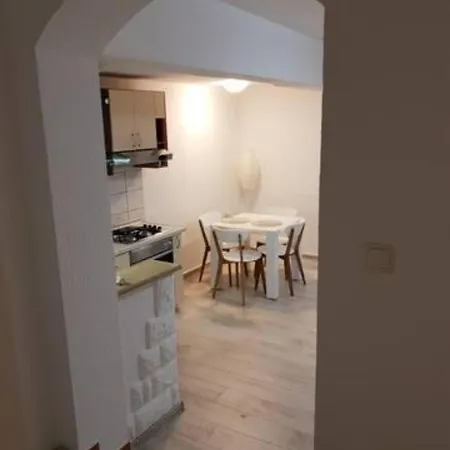 Suitable Summer Pula