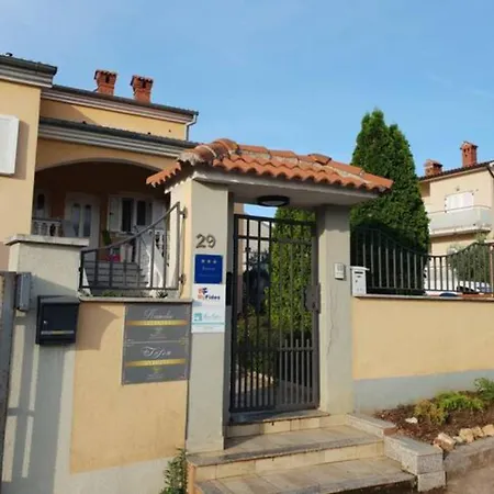 Suitable Summer * Pula